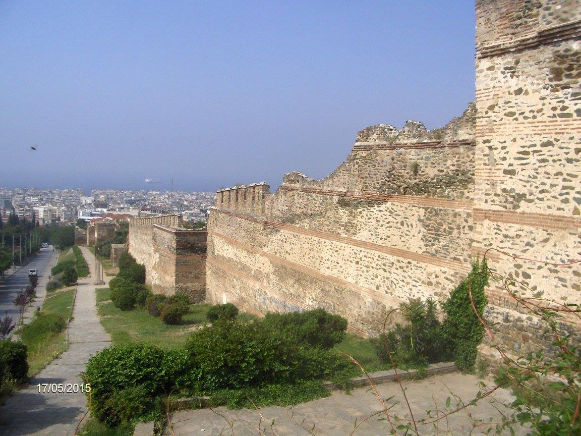 Стените на Солун